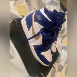 Air Jordan 1 “Gold Medal”